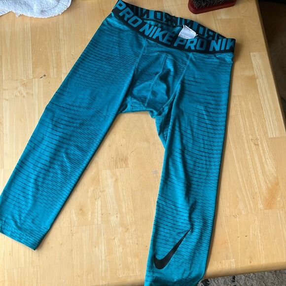 Mens NIKE PRO Turquoise Compression Cropped Leggings Medium - Picture 1 of 3
